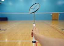 how to defend in singles badminton tutorial with pictures 40