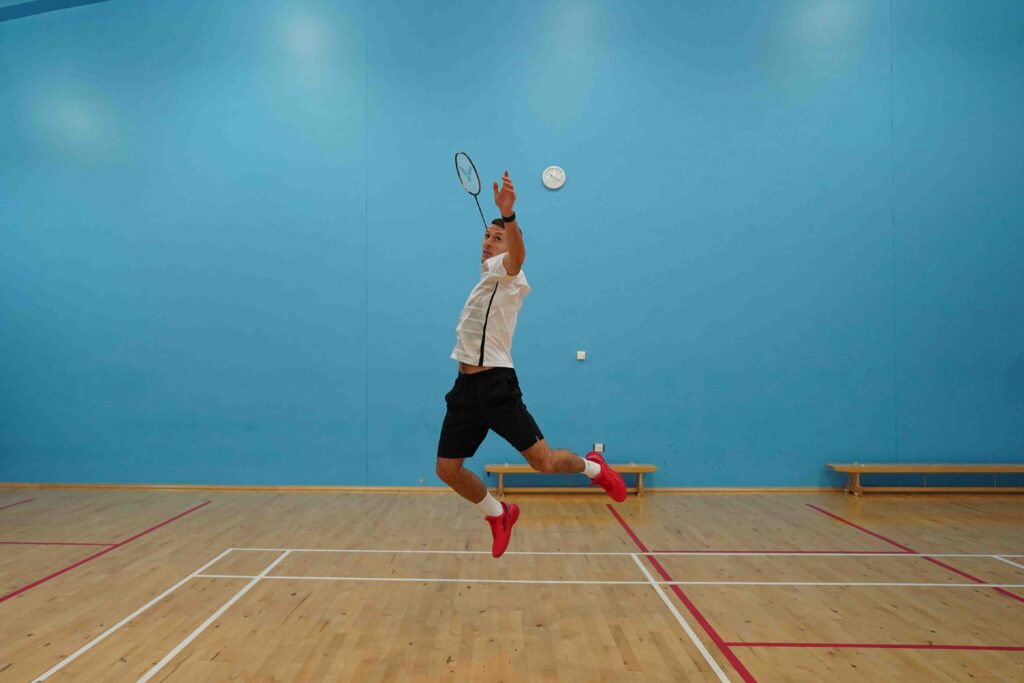 master the jump out smash in badminton a complete tutorial